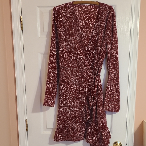 Dresses & Skirts - Elegant Red Wrap Dress